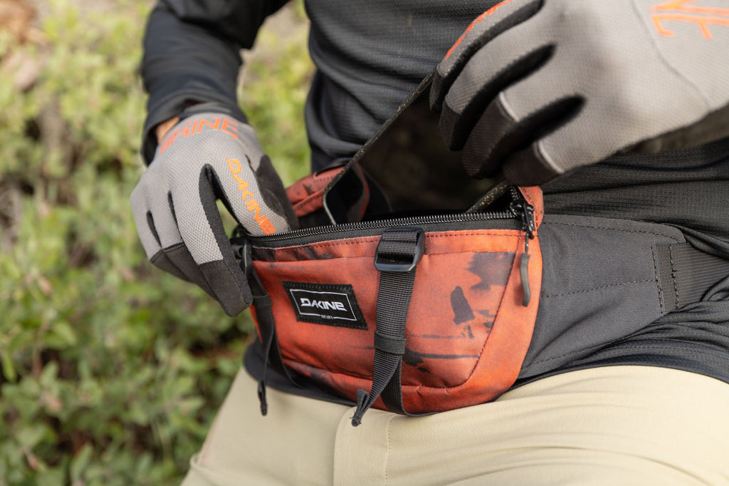 Hot Laps Hip Pack 1L - Black